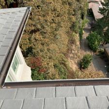 Gutter Cleaning on Summit Dr in Lake Oswego, OR 6